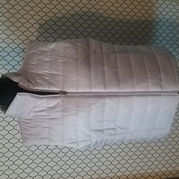 LOFT Jackets & Blazers - Like New, Loft puffer Vest
